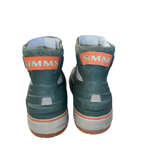 Simms Riverbank Chukka Boots Loden Green Waterproof
fisherman outdoors rain - Picture 5 of 11